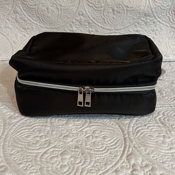 NUDESTIX HANGING COSMETIC CASE, NWT - Picture 4 of 16